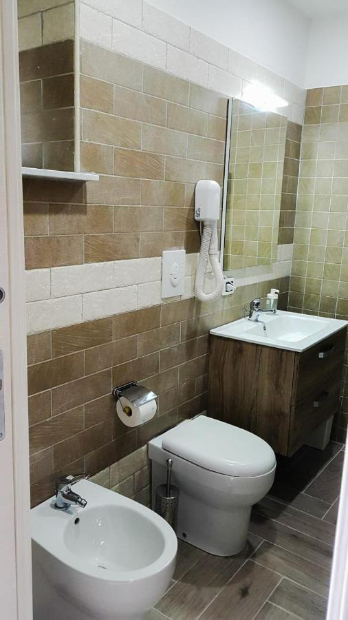 נאפולי Metro Duomo B&B מראה חיצוני תמונה