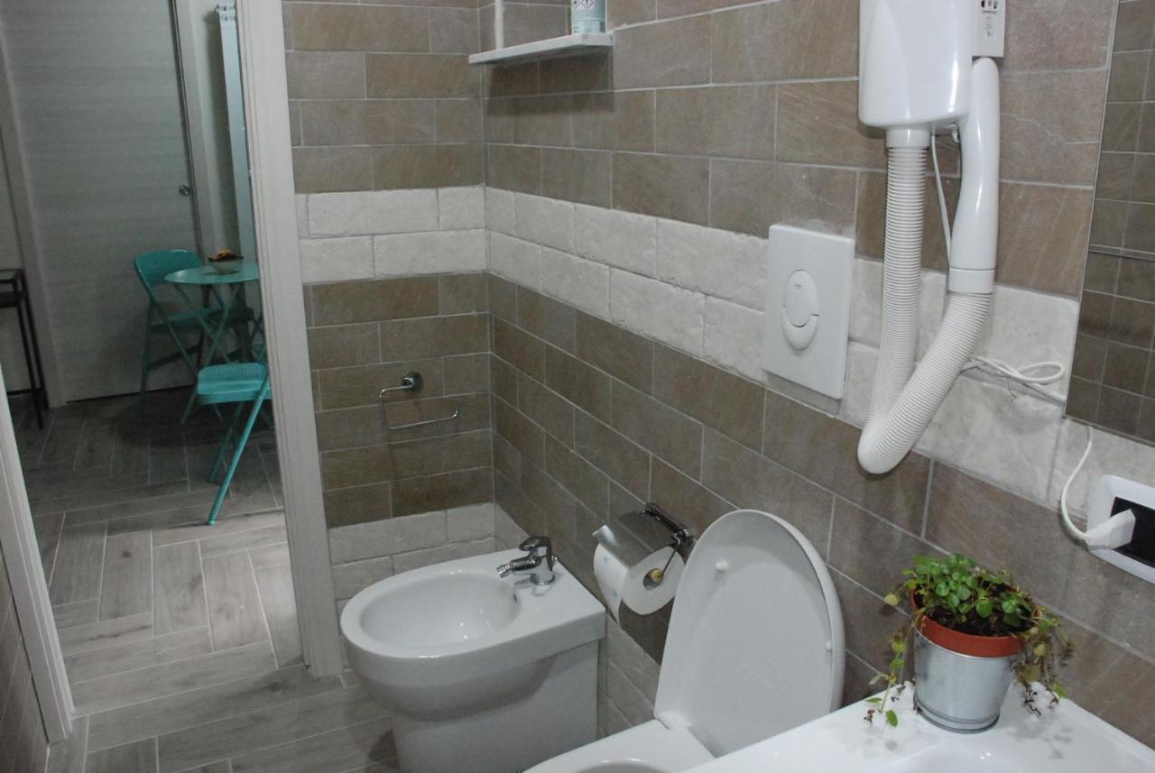 נאפולי Metro Duomo B&B מראה חיצוני תמונה